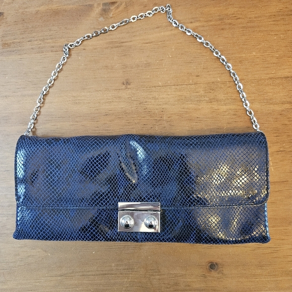 Banana Republic Helene Clutch Leather Navy Blue Snakeskin Embossed Chain Strap - Picture 1 of 12